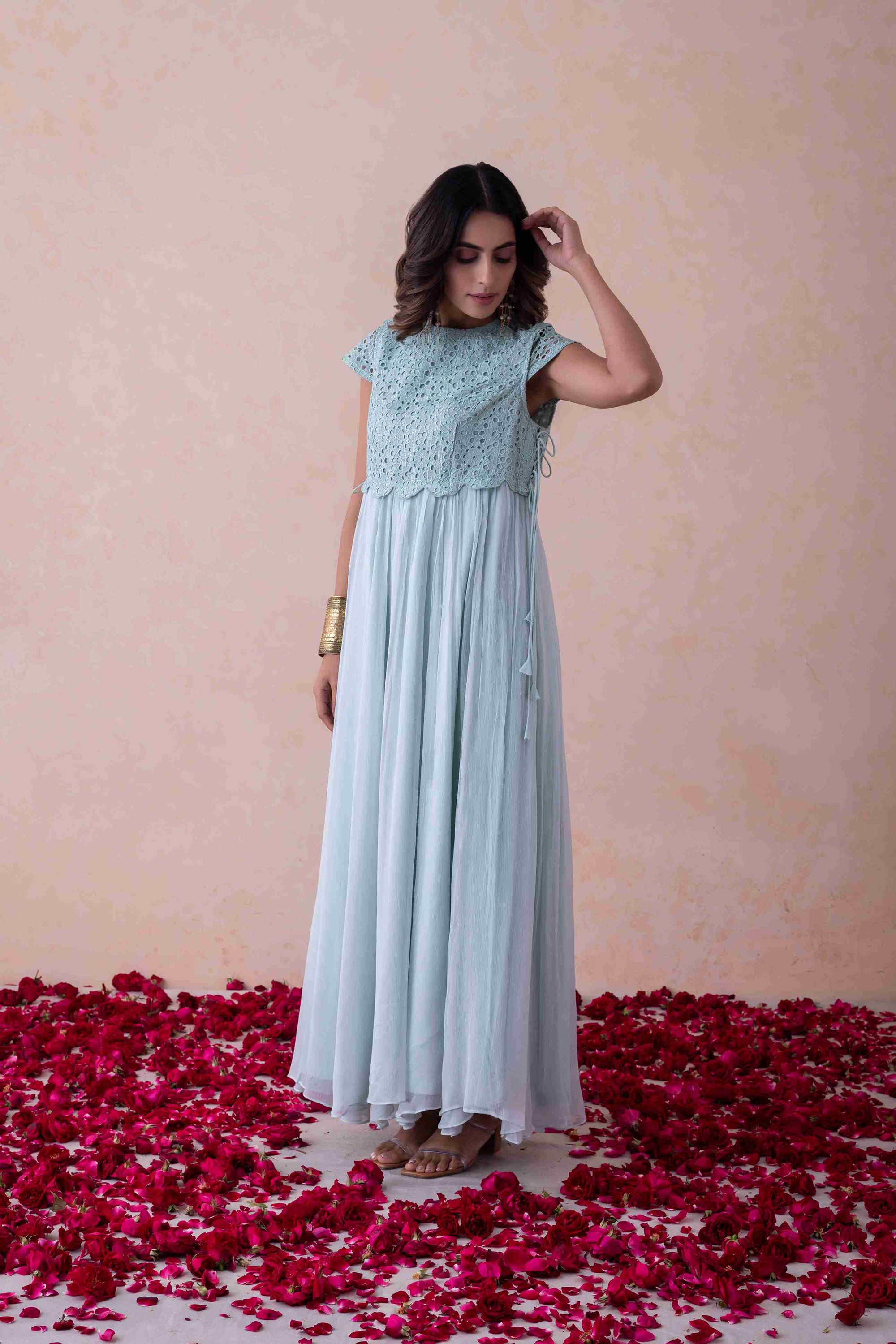 Maia - Sleeves