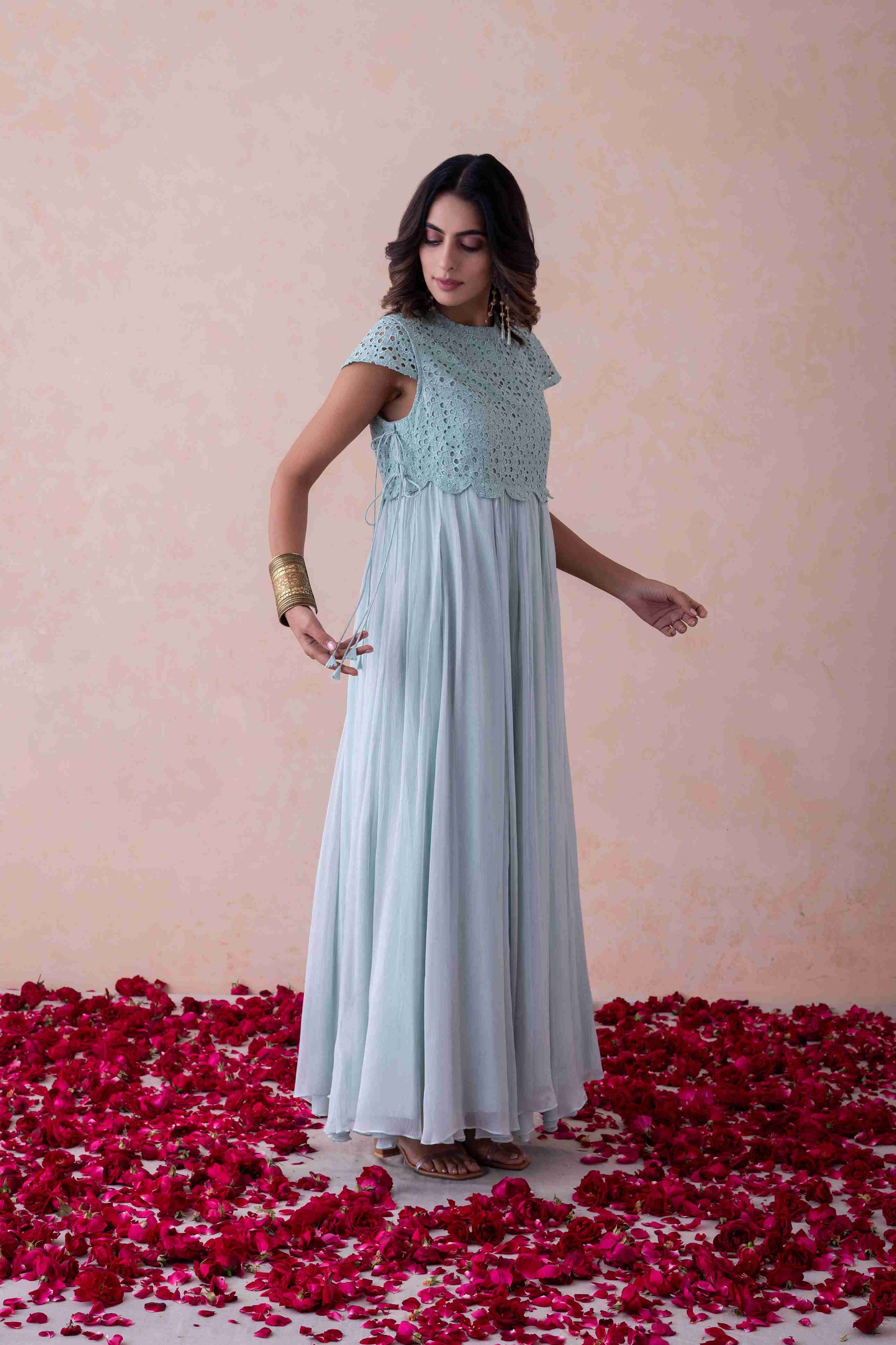 Maia - Sleeves