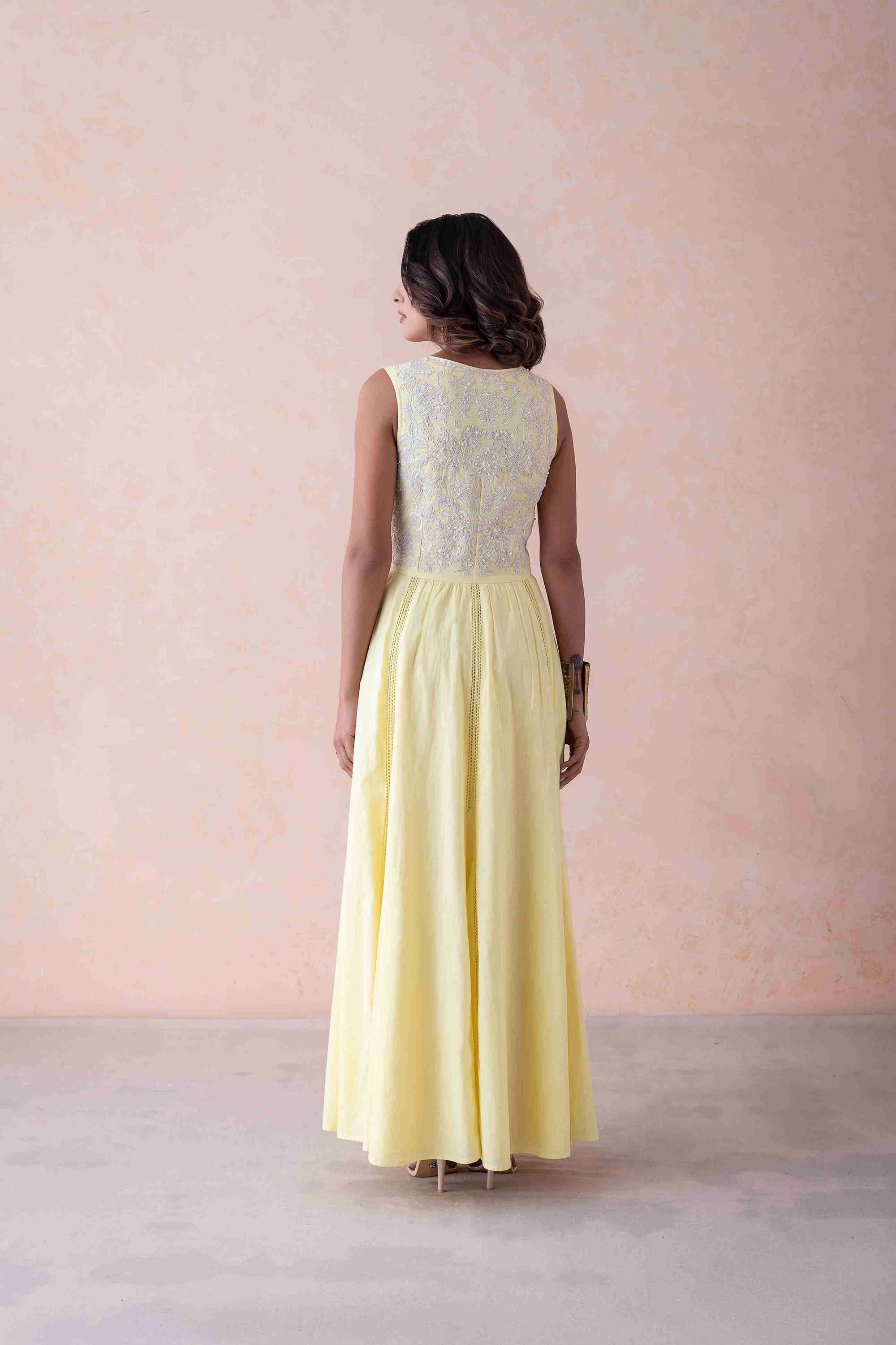 Siya - Sleeveless